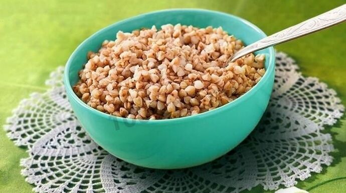 200 grammi di grano saraceno è la porzione giornaliera standard della dieta settimanale
