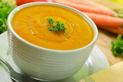 zuppa di purea di verdure per la gastrite